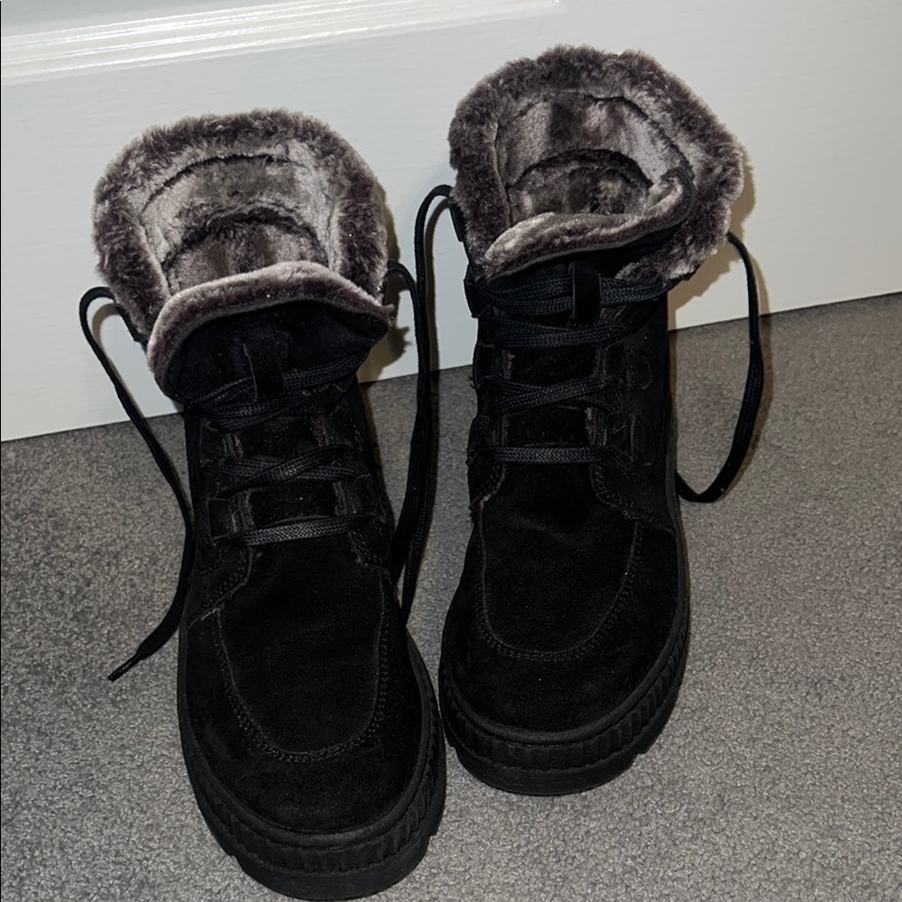 NWOT Earth Women's Black Fur-Lined Boots size 9